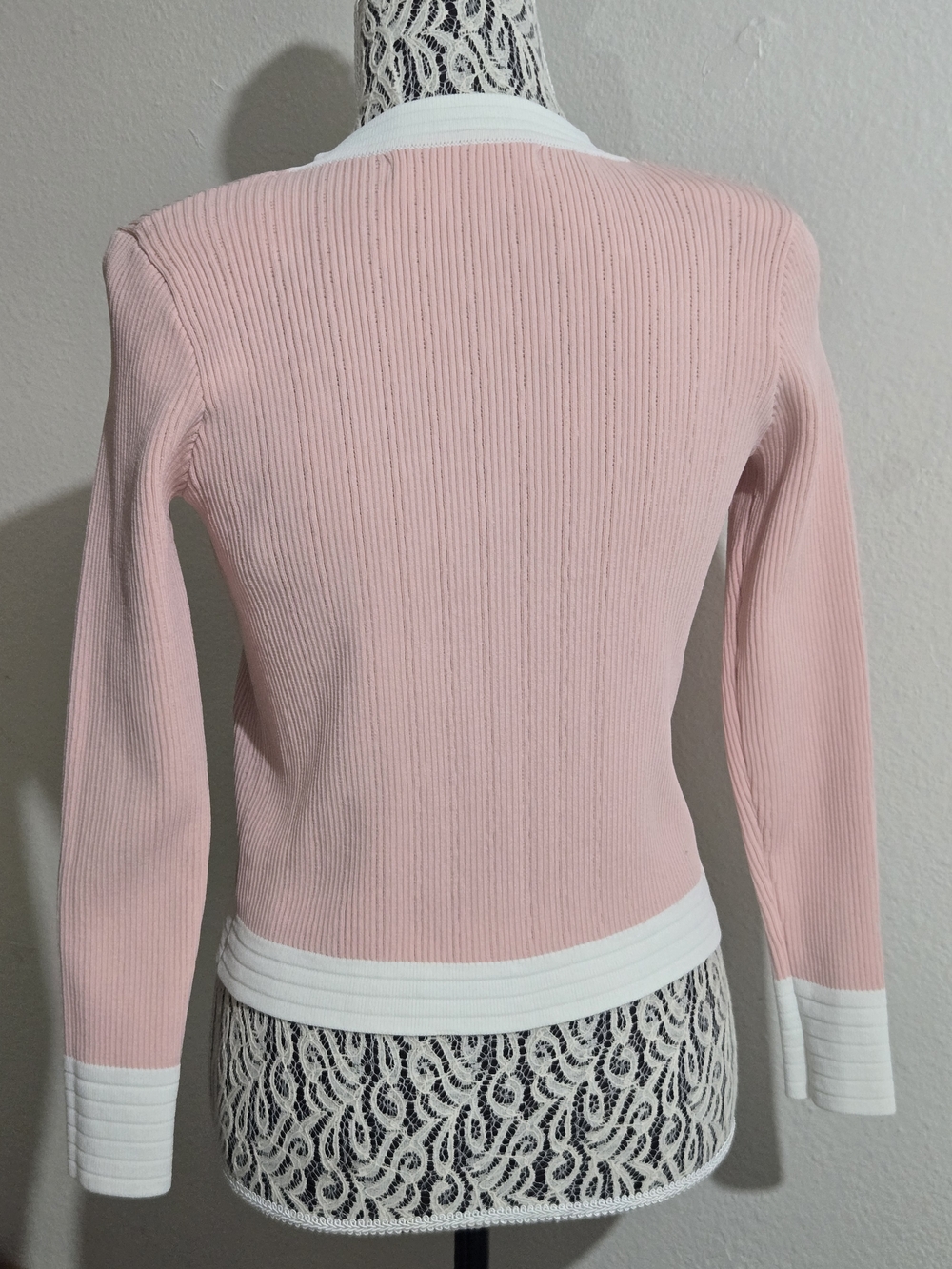 Balmain Pink Knit Cardigan with White Trim and Gold Buttons - Picture 2 of 11
